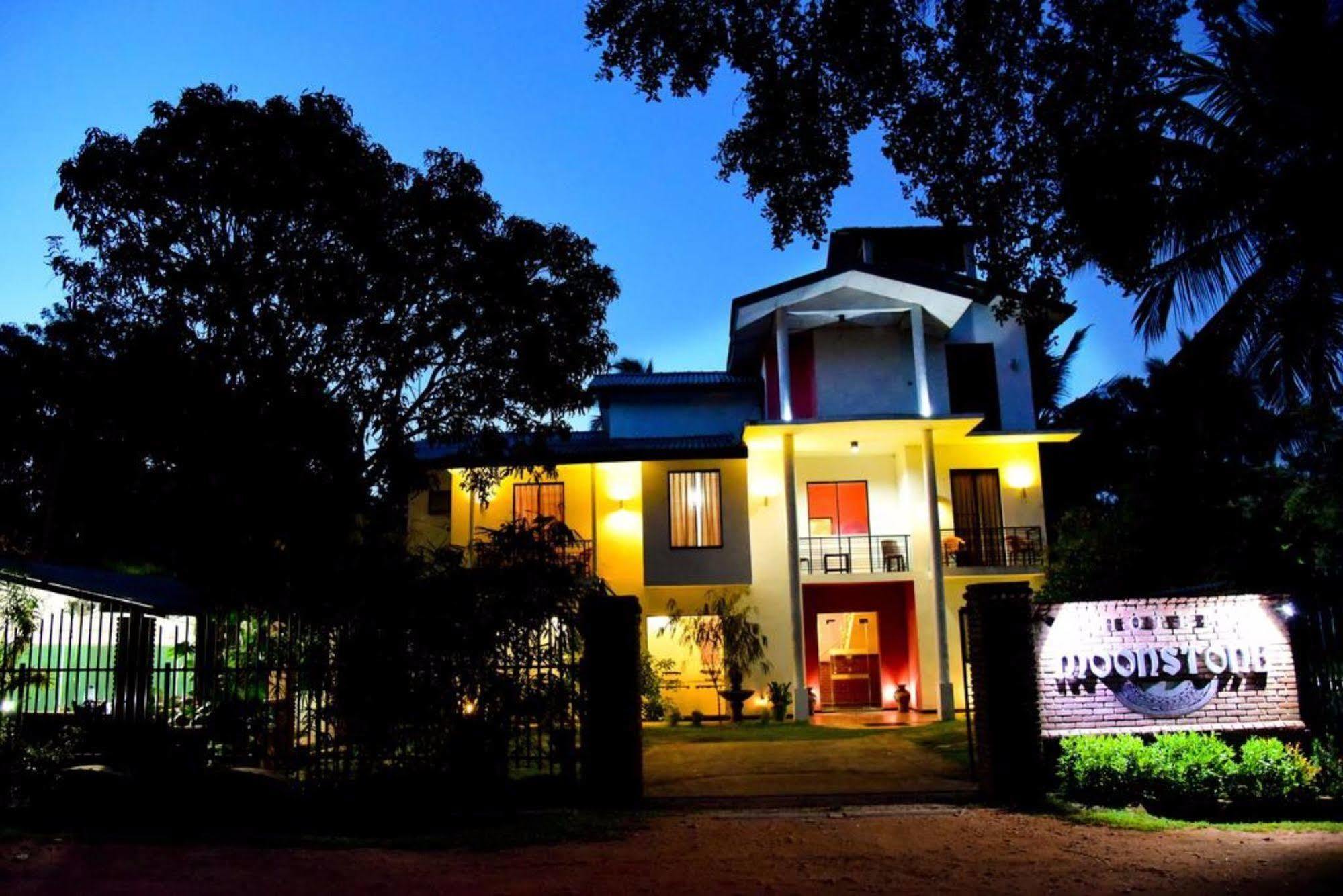 Hotel Moonstone Anuradhápura Exteriér fotografie